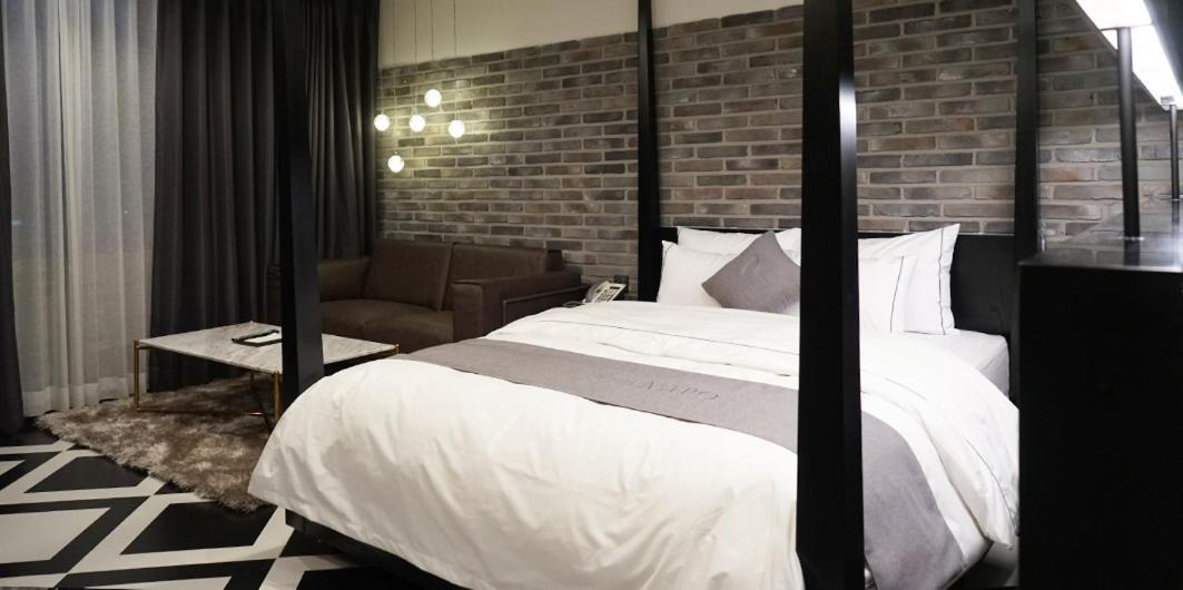 Astro Hotel Yongin Eksteriør bilde