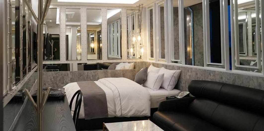 Astro Hotel Yongin Eksteriør bilde